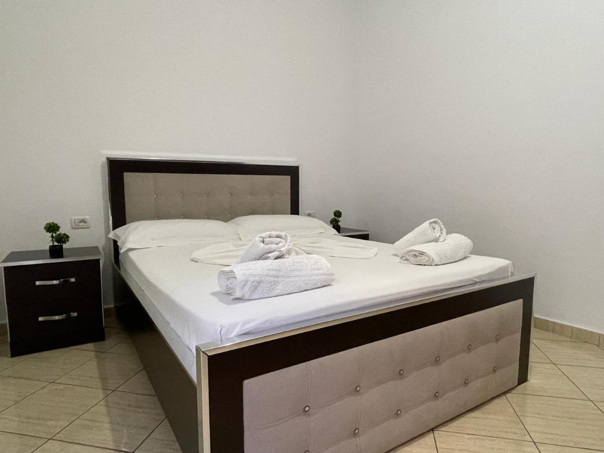 Villa Xhevdet Sarandë Eksteriør bilde