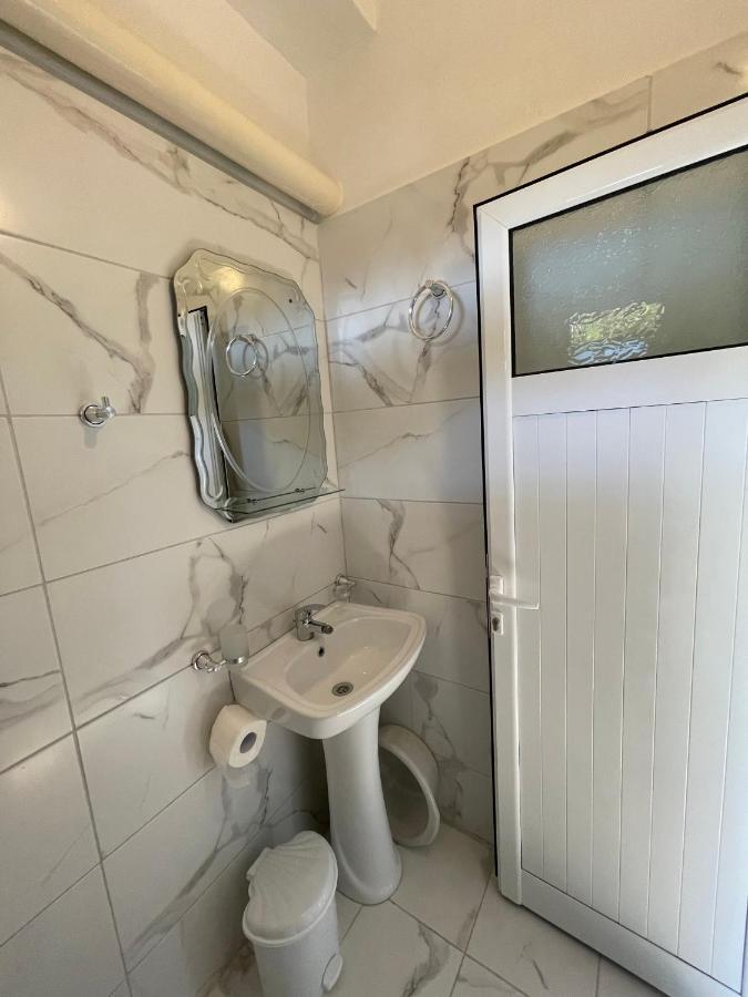 Villa Xhevdet Sarandë Eksteriør bilde